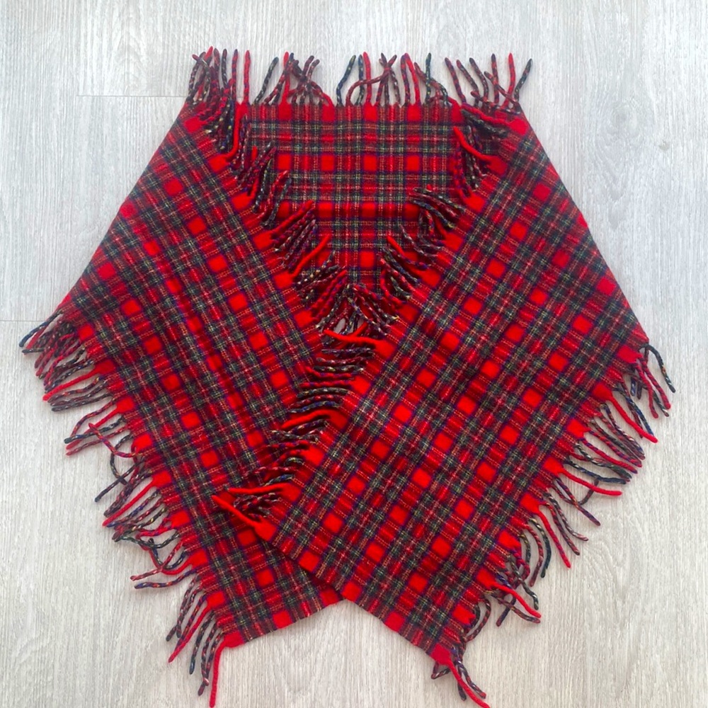 Brand new! Unisex Scotland 100% lambswool scarf with fringe on both sides